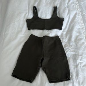 Good for a normal day or for workout